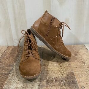 Clark Collection Womens Brown Suede Boots Size 7